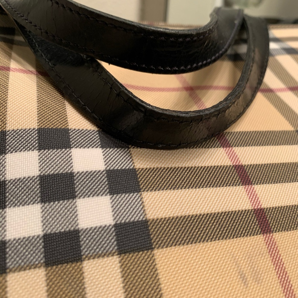 Burberry - Picture 9 of 10